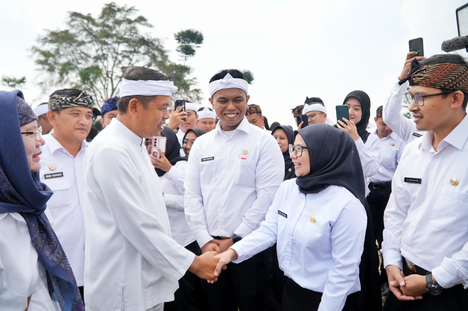 Ambil Sumpah ASN di Pedesaan, Dedi Mulyadi Tekankan Pentingnya Layani Masyarakat Hingga ke Pelosok
