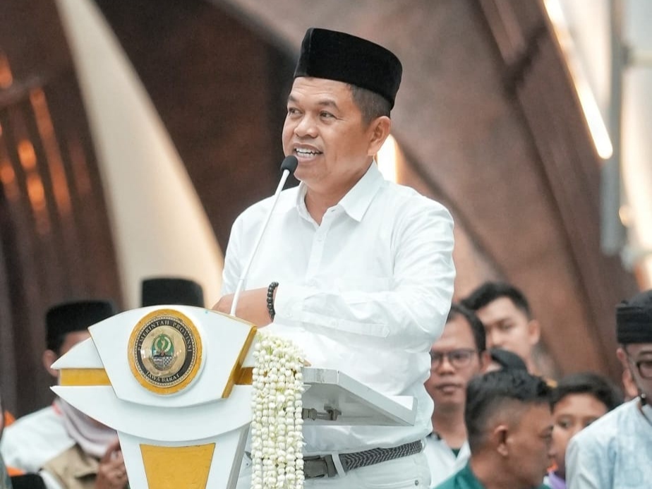 Bangun Spiritualitas Warga, Dedi Mulyadi Prioritaskan Bangun Tajuk di Lingkungan