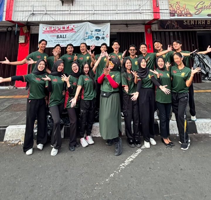 Ika Siti Rahmatika dan MOKA Herang Budayakan Kebersihan di CFD Kuningan